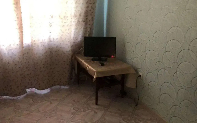 V Proyezde Profsoyuzov, 2 Flat