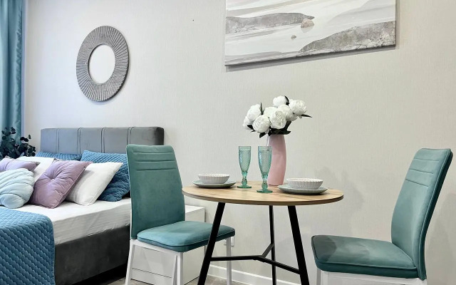 Tryokhmestnye S Balkonom Apartments