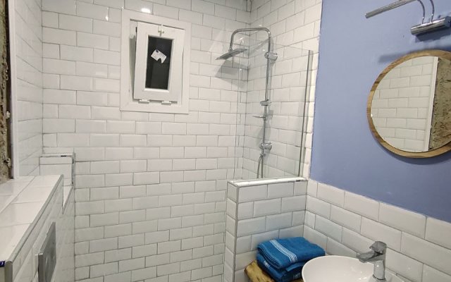 Апартаменты 2BR+2Bath entire apt with Balcony at central location