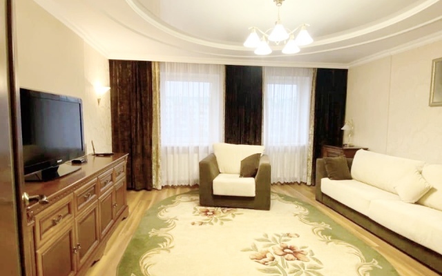 Na Tolbukhina 6 Apartments