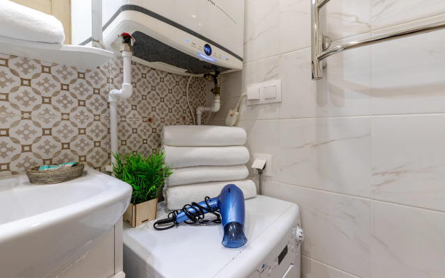 Dvuhurovnevaya S Parkovkoj V Tsentre Flat