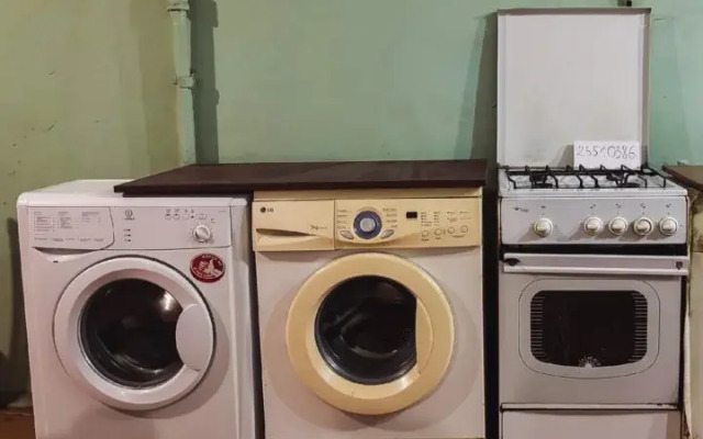 Biryuzovaya komnata v tsentre goroda furnished room