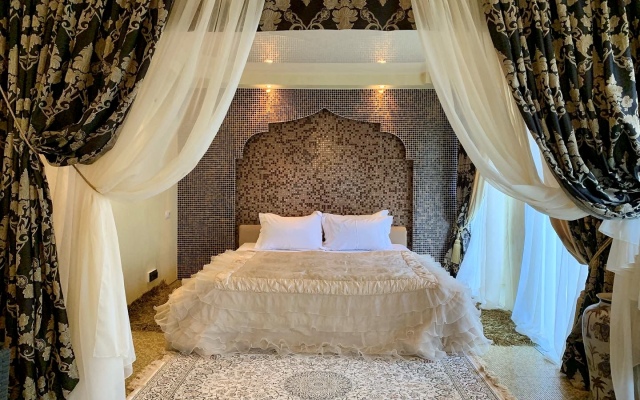Verhnie Pechory Guest House