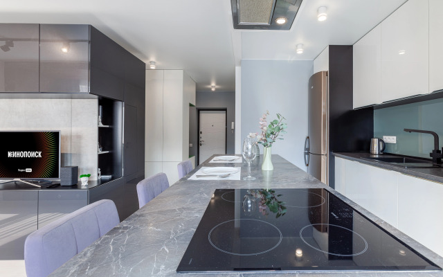 Апартаменты RentPlaza бизнес класса на высоком этаже