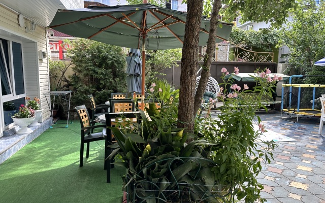 Lazurnyij Briz Guest house