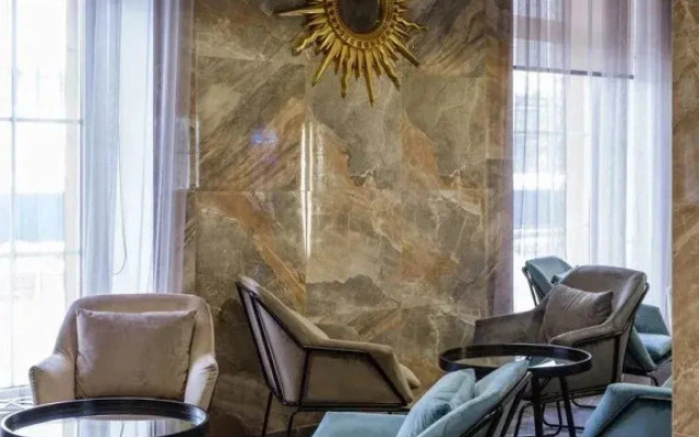 Komfortabelnie U Metro Okruzhnaya Apartments
