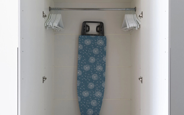 U Metro Ladozhskaya Apartment