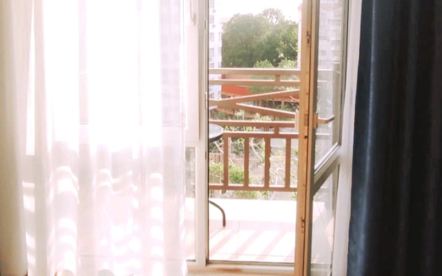 Uyutnaya Kvartira Ul.troitskaya, 33 Flat