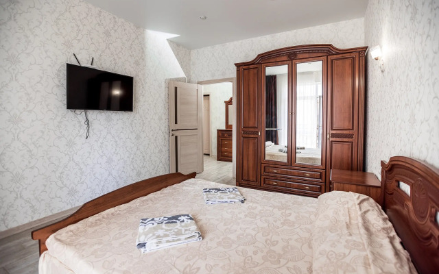 Yevrodvushka Na Beregu Morya S Basseynom Apartments