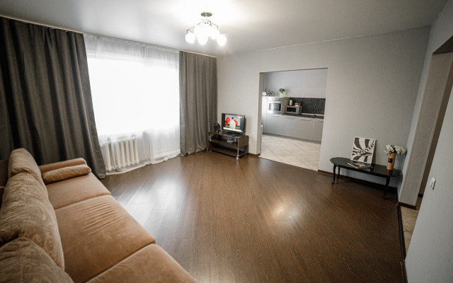 Po Ulitse Avrory 10 Apartments