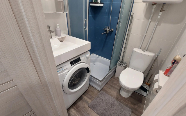 SV Zhiraf studiya 1 Apartments