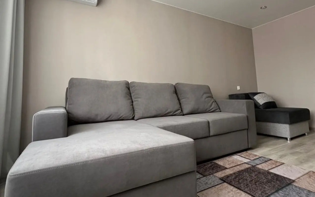 Na Artilleriyskoy 87 Flat