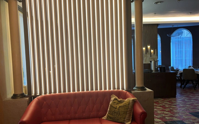 Renessans Hotel
