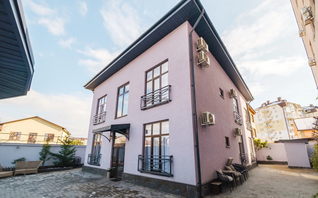 Lalebi Guest House