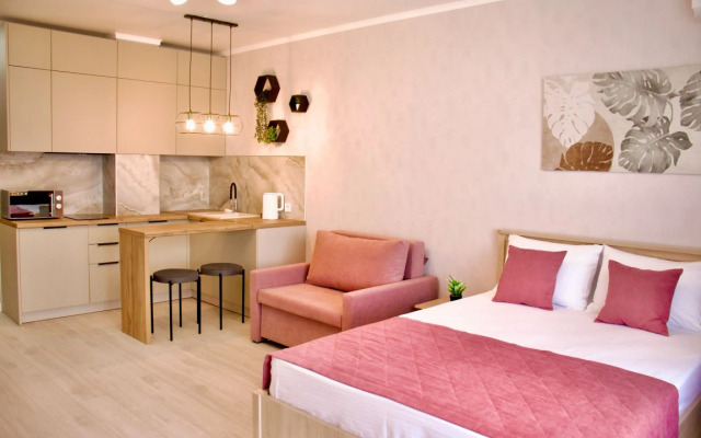 S basseynom u morya Apartment
