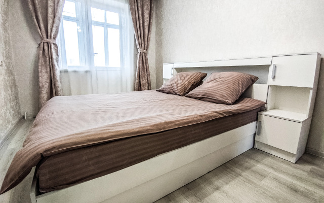 Uyutnaya Dvukhkomnatnaya S Udobnym Raspolozheniem Flat