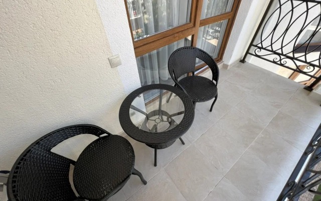 336 Na Mira Apartments