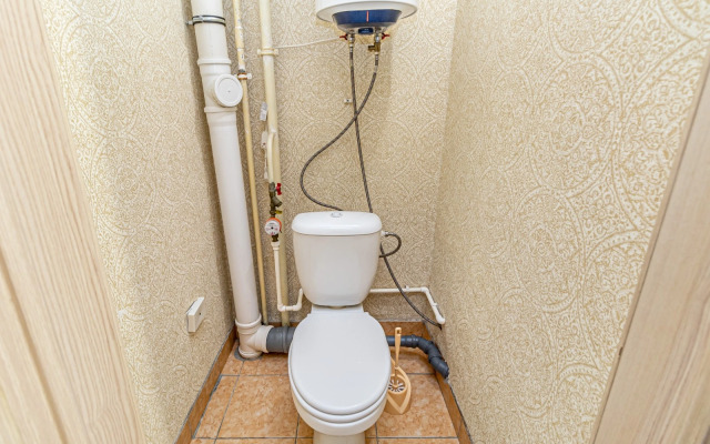 Yevrotryoshka Do 15 Gostey Flat