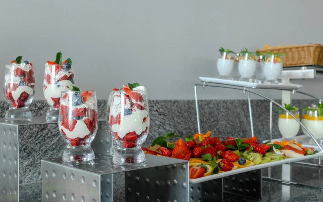 Отель Солнце и море