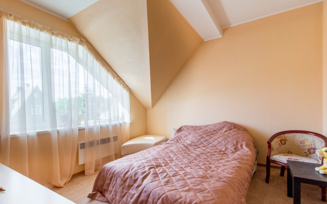 Kottedzh Na Beregu Ozera Private House