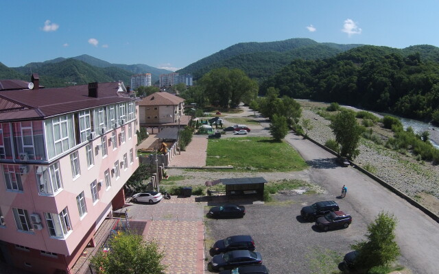 Alles, Syanova 16 Lodging House