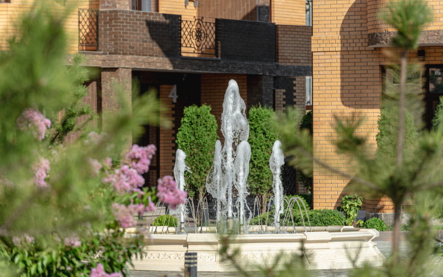 Rinn Rise Resort Hotel