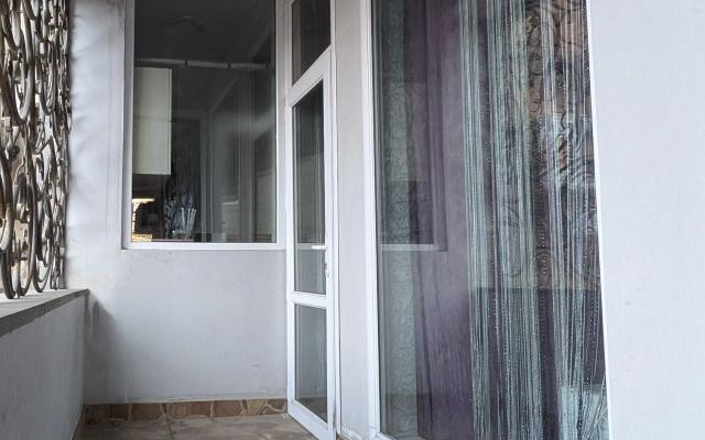 Odnospalny Ray ryadom s Aeroportom Apartments