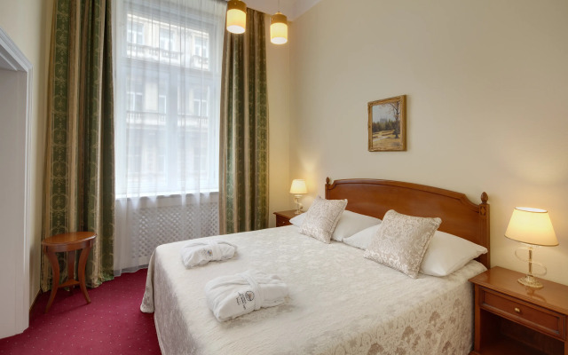 Boutique Seven Days Hotel