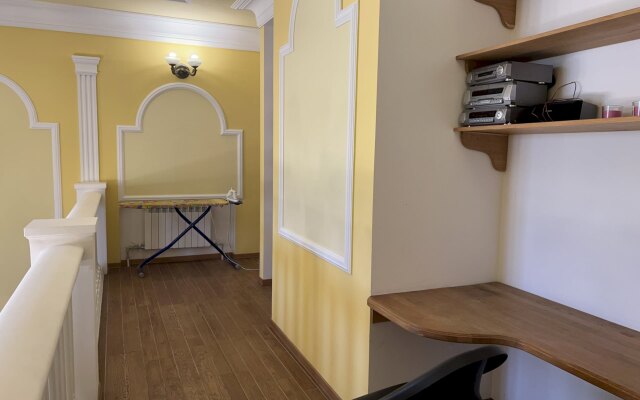 Частный Дом 327 с Бассейном и Видом на Горы