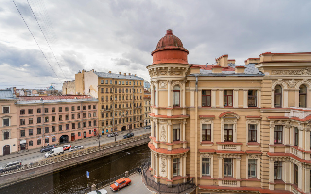 Квартира евро-двухкомнатная на Столярном переулке с просторной спальней