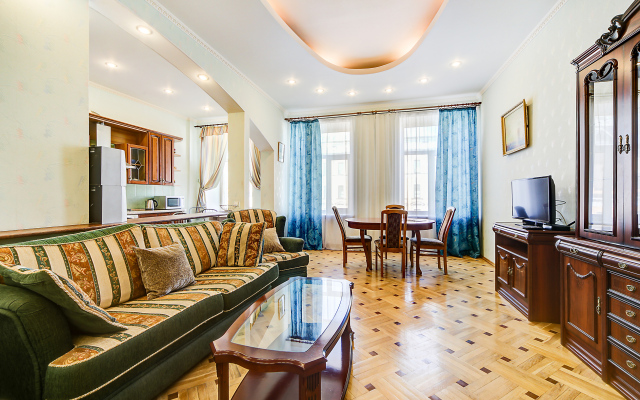 Апартаменты Сутки Петербург Невский 81 с балконом