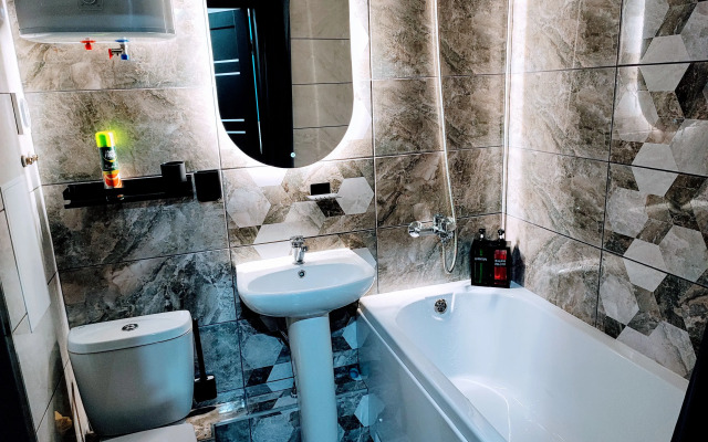 Lyuks s Konditsionerom i Boylerom v Tsentre Apartments