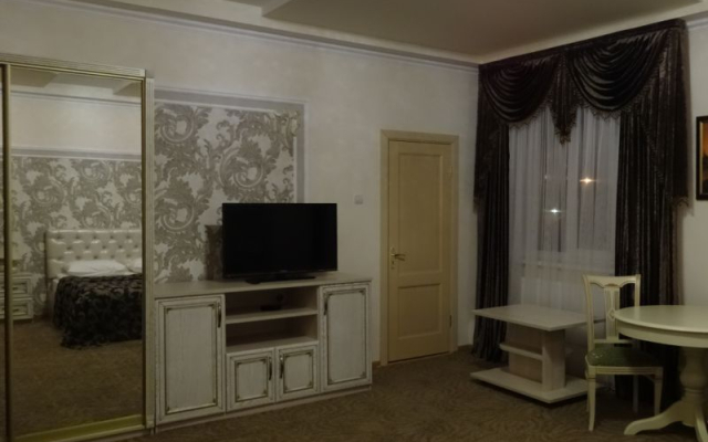 Отель Версаль