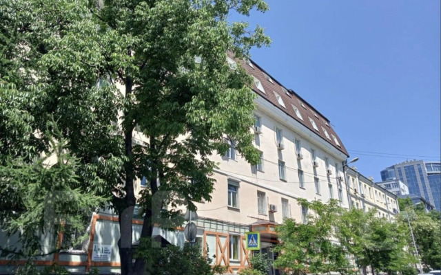 Uyutnaya Studiya V Tsentre S Vidom Na Zakaty Apartments