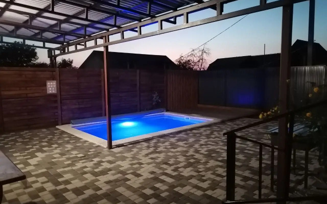 Частный дом с Бассейном