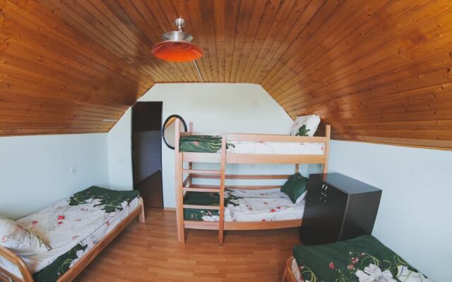 Holiday House Hotel