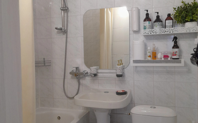 V Tsentre U Ozera Obertayh Flat