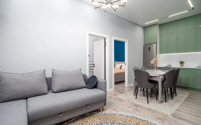 Апартаменты Трехкомнатные стильные возле Меги