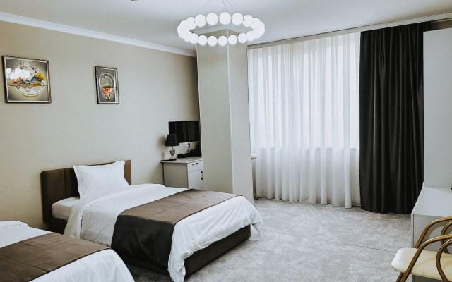 Hotel Tadzh Makhal