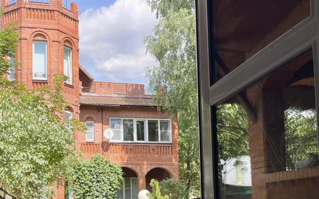 Zamok U Khudozhnika Guest House