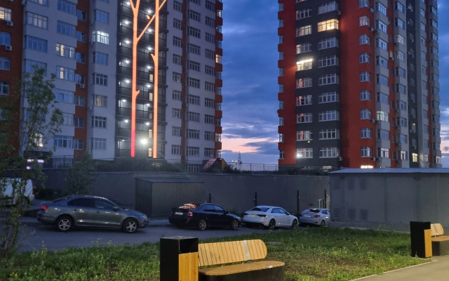 S Dizaynerskim Remontom na Pr. Oktyabryskiy 30B Apartment