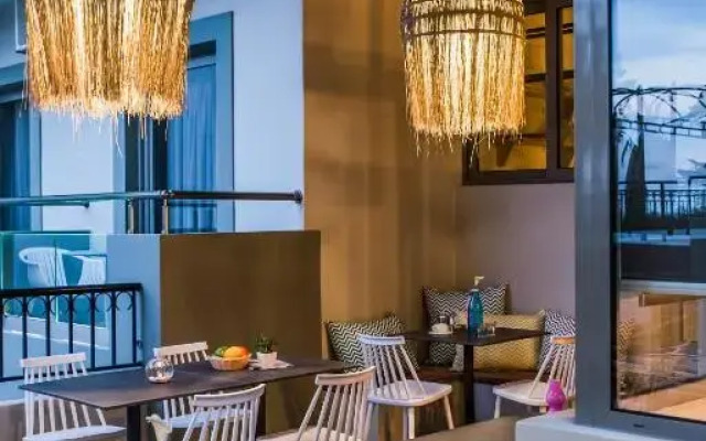 Natali Apartments