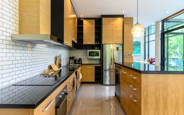Tropical Paradise Villa with Large Pool Villa
