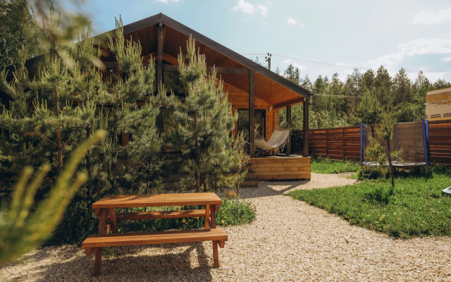 V Sosnakh Den Private house