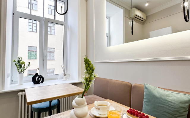 Anabel at Nevsky 88