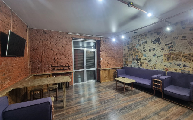 S dizaynerskim remontom v tsentre goroda Flat