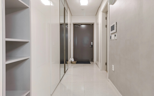 Highvill Modern View Flat