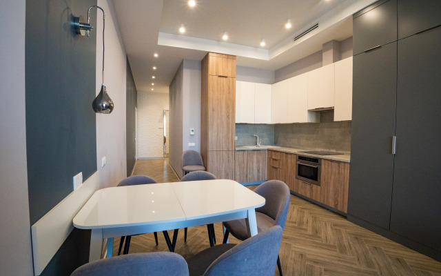 Апартаменты двухкомнатные с видом на море и город