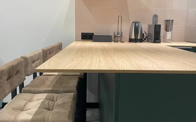 Апартаменты Пикассо - индустриальный шик с яркими акцентами