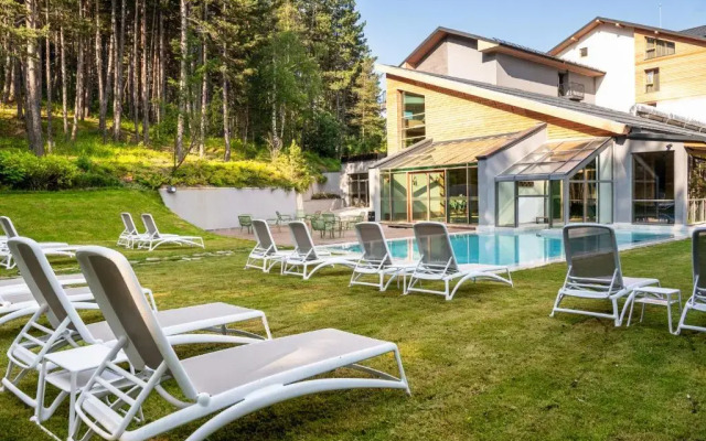 Resort Kashmir Wellness & SPA Hotel Adults Only